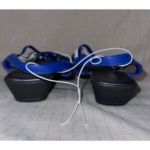 NWOT Women’s Strappy Sandals Size 8 - Picture 3 of 8